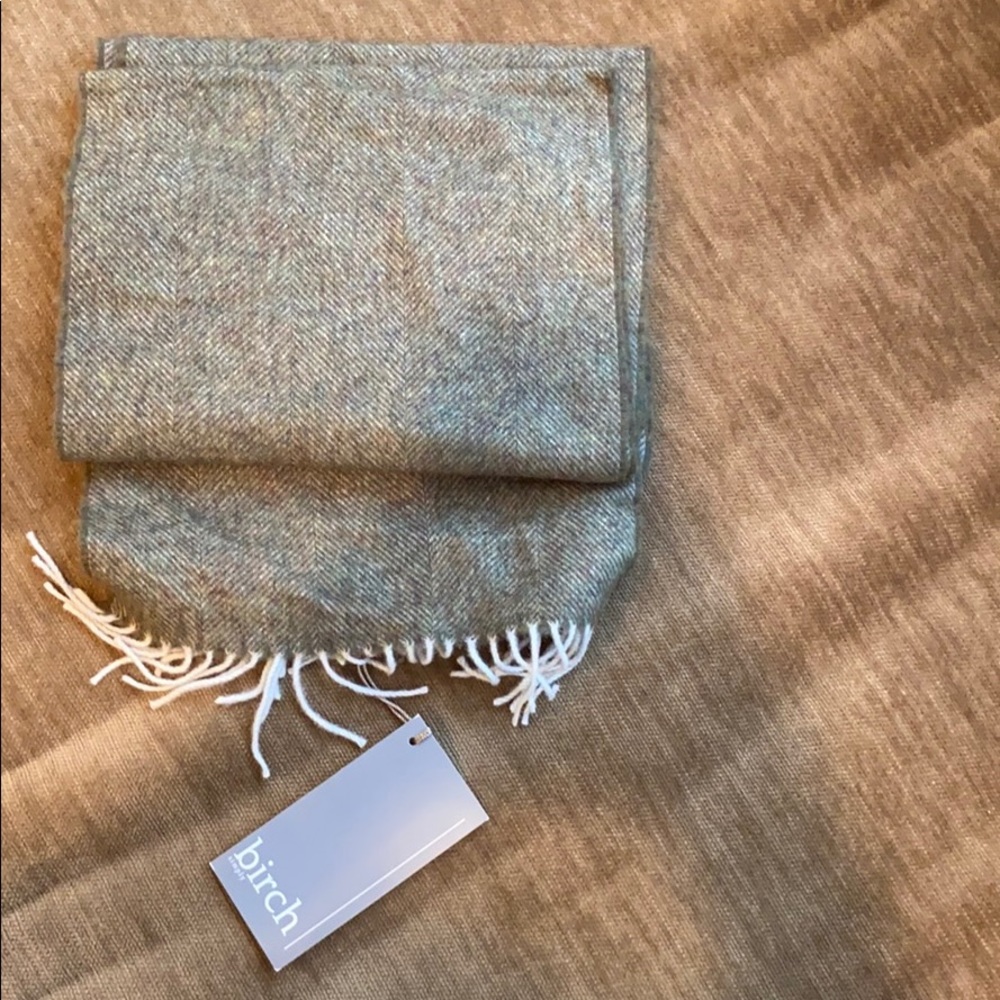 NWT Birch simply green Lambswool scarf.